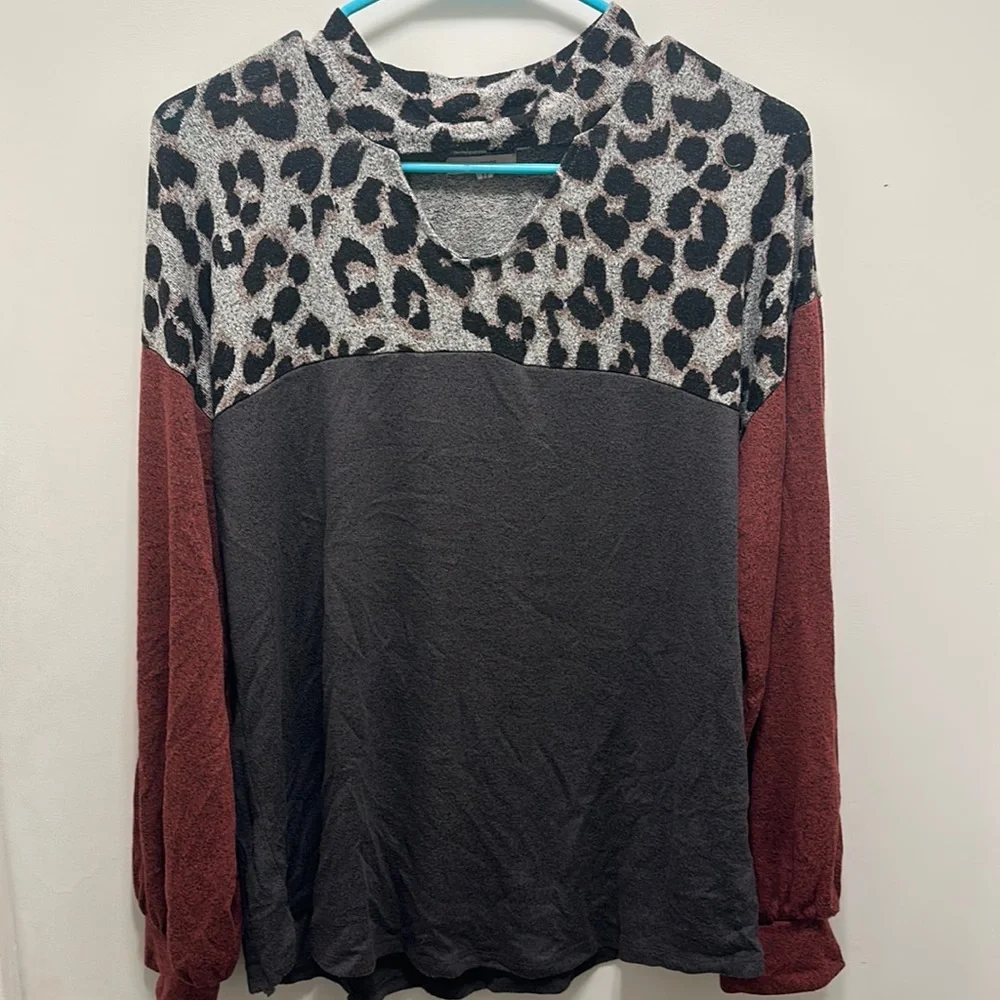 Maurices Long Sleeve Cheetah Print Shirt Size L - Picture 1 of 3